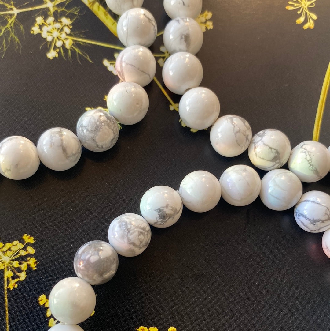 Howlite 8mm Stretch Bracelet - Moon Room Shop and Wellness