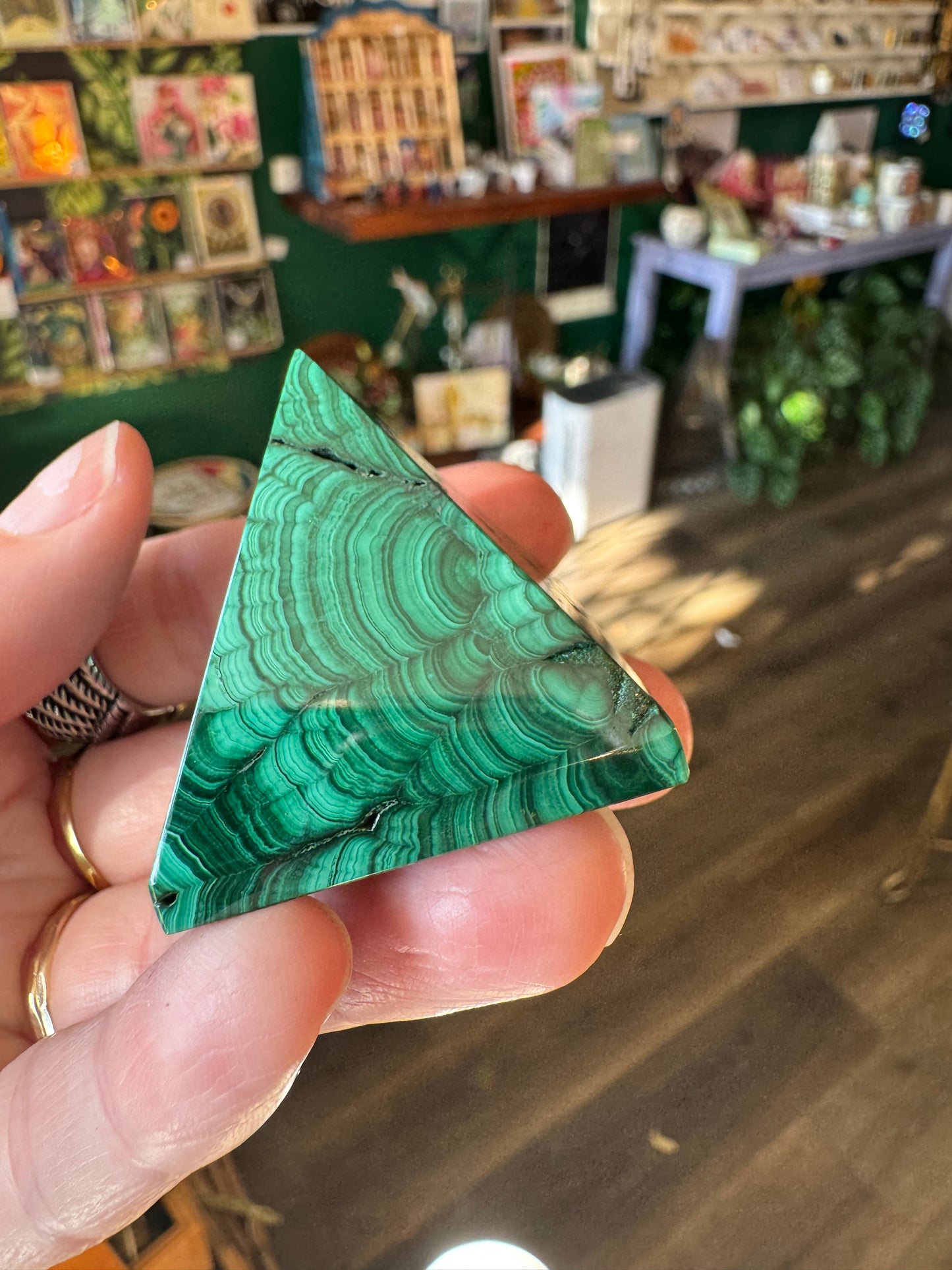 Malachite Pyramid 76 g - Moon Room Shop and Wellness