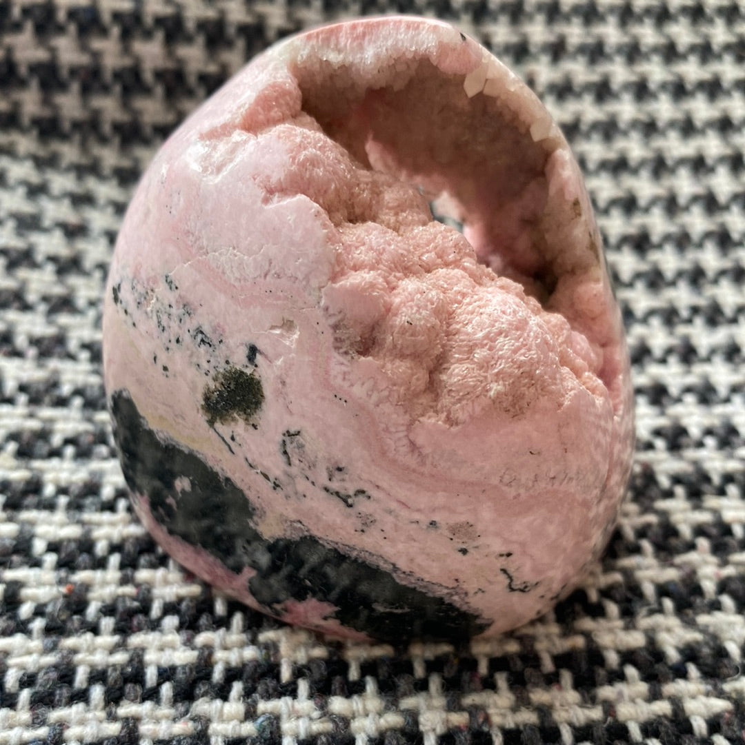 Rhodonite Freeform- Peru- 287 g - Moon Room Shop and Wellness