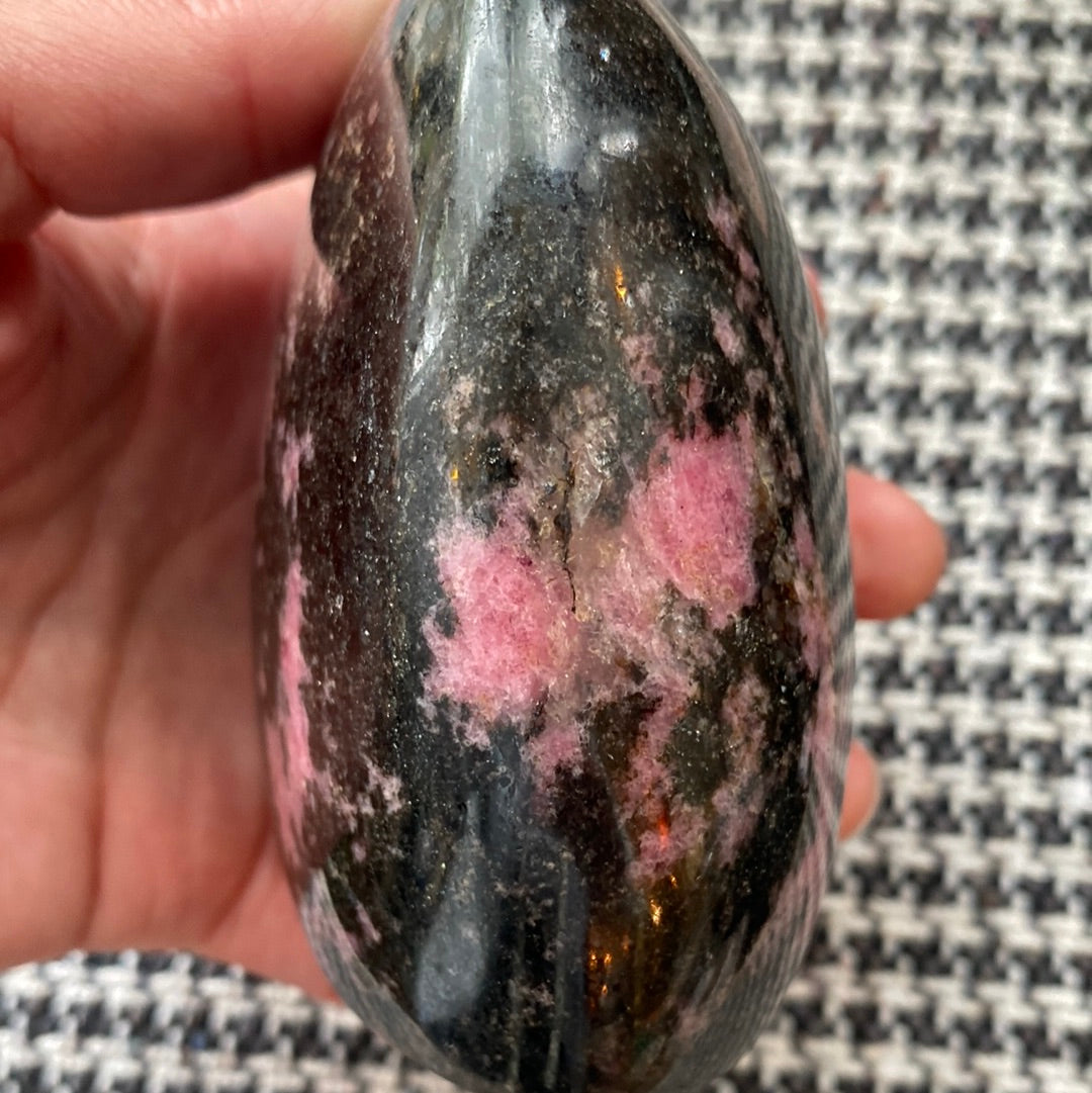 Rhodonite Freeform 705 g - Moon Room Shop and Wellness