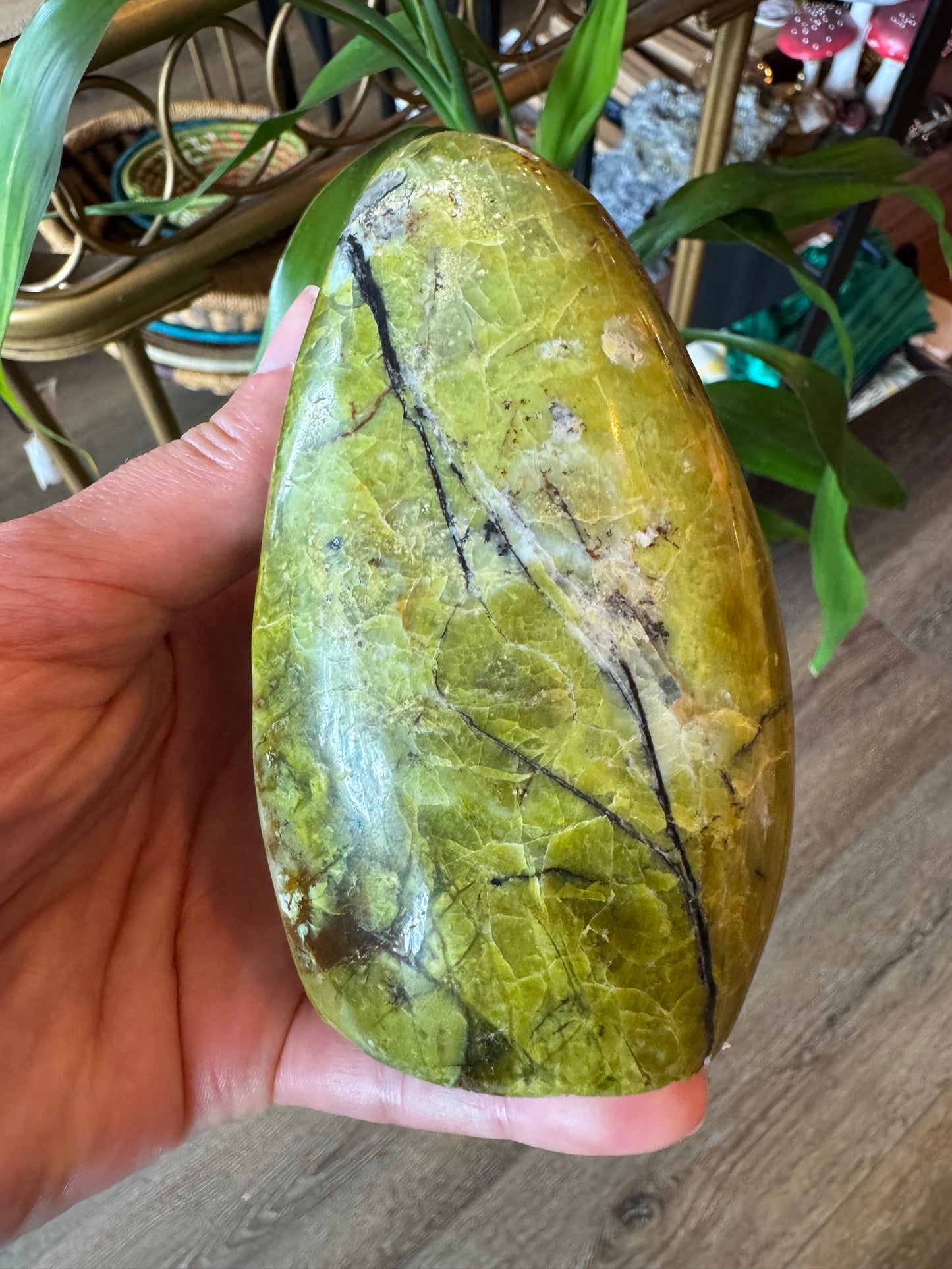 Green Opal Freeform 417 g - Madagascar Beauty! - Moon Room Shop and Wellness