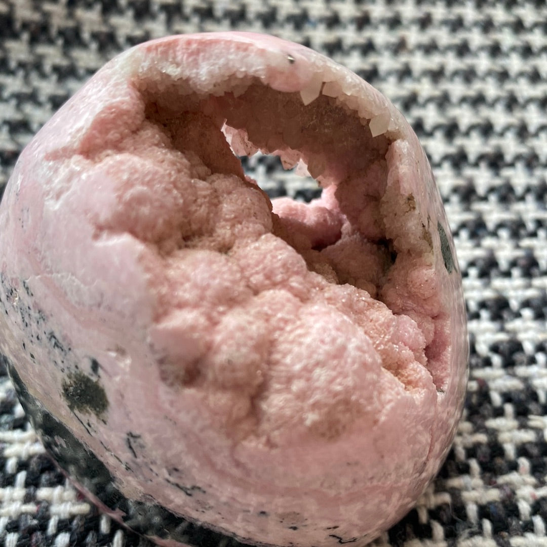 Rhodonite Freeform- Peru- 287 g - Moon Room Shop and Wellness