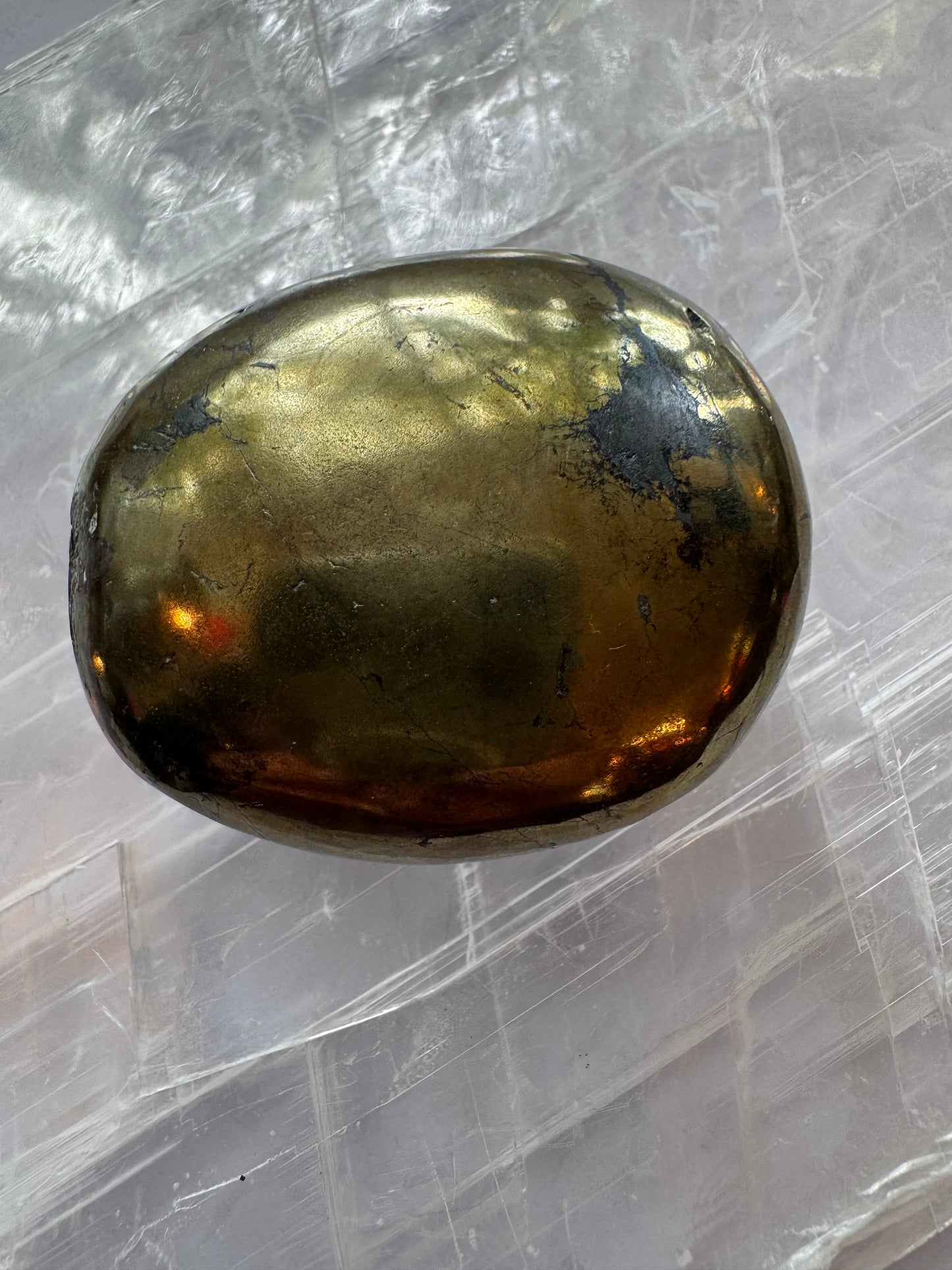 Chalcopyrite Palmstone 116 g Peru - Moon Room Shop and Wellness