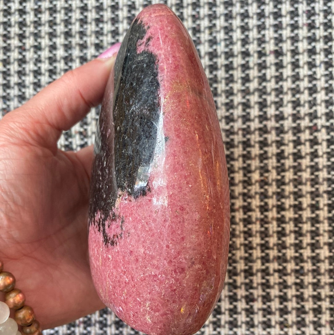 Rhodonite Freeform 966 g - Moon Room Shop and Wellness