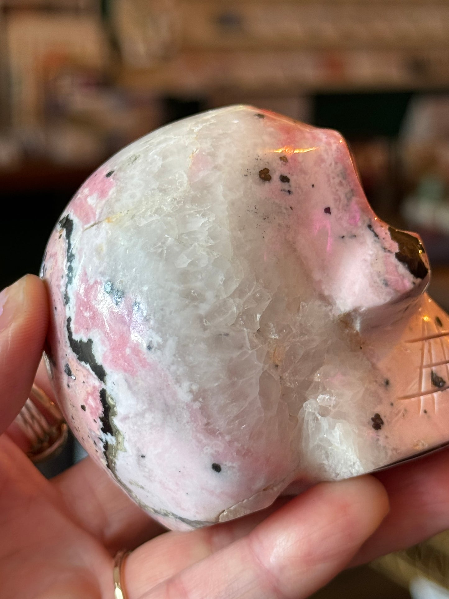Rhodonite Skull -400 g- Peru - Moon Room Shop and Wellness