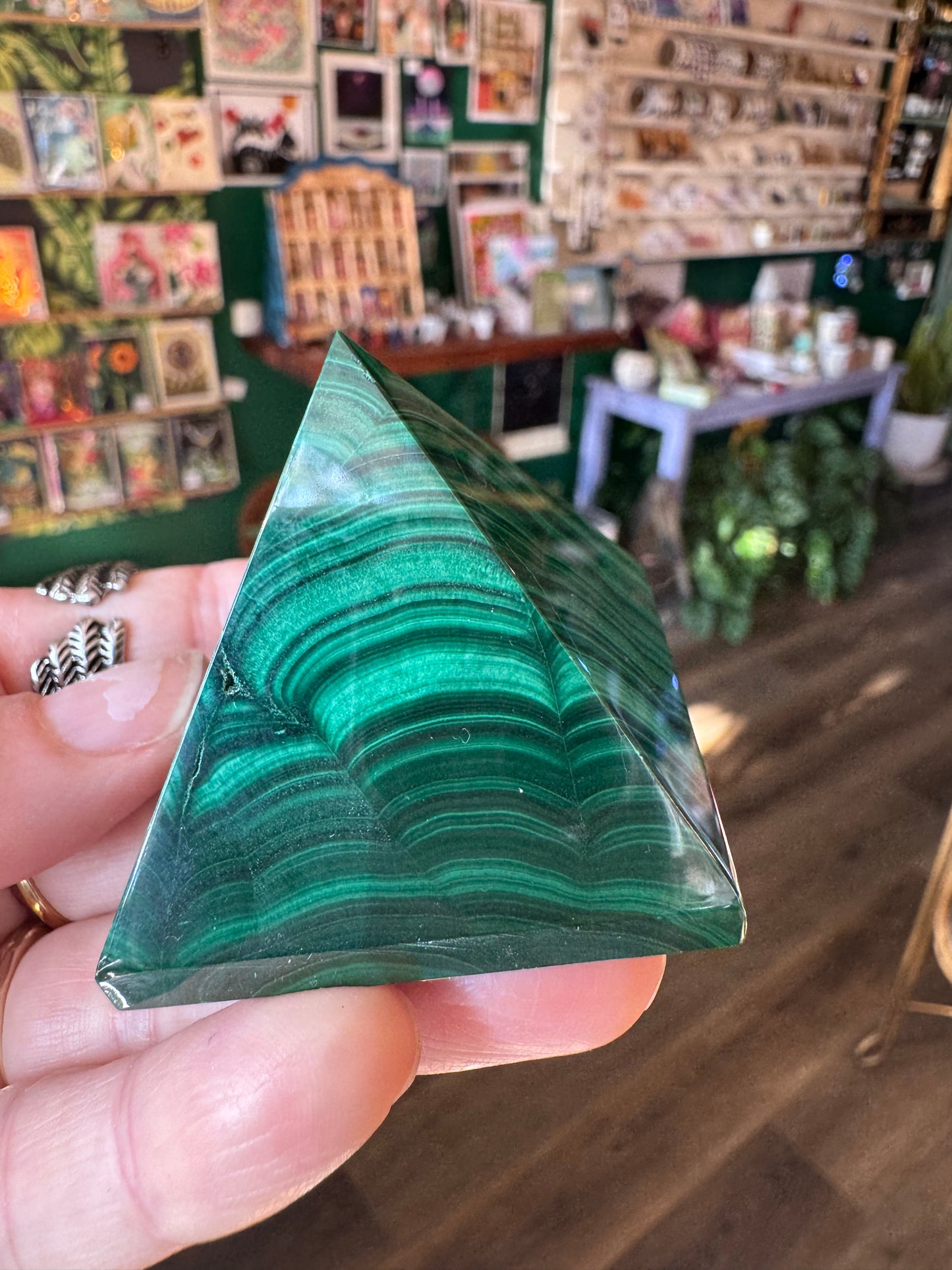 Malachite Pyramid 128 g - Moon Room Shop and Wellness