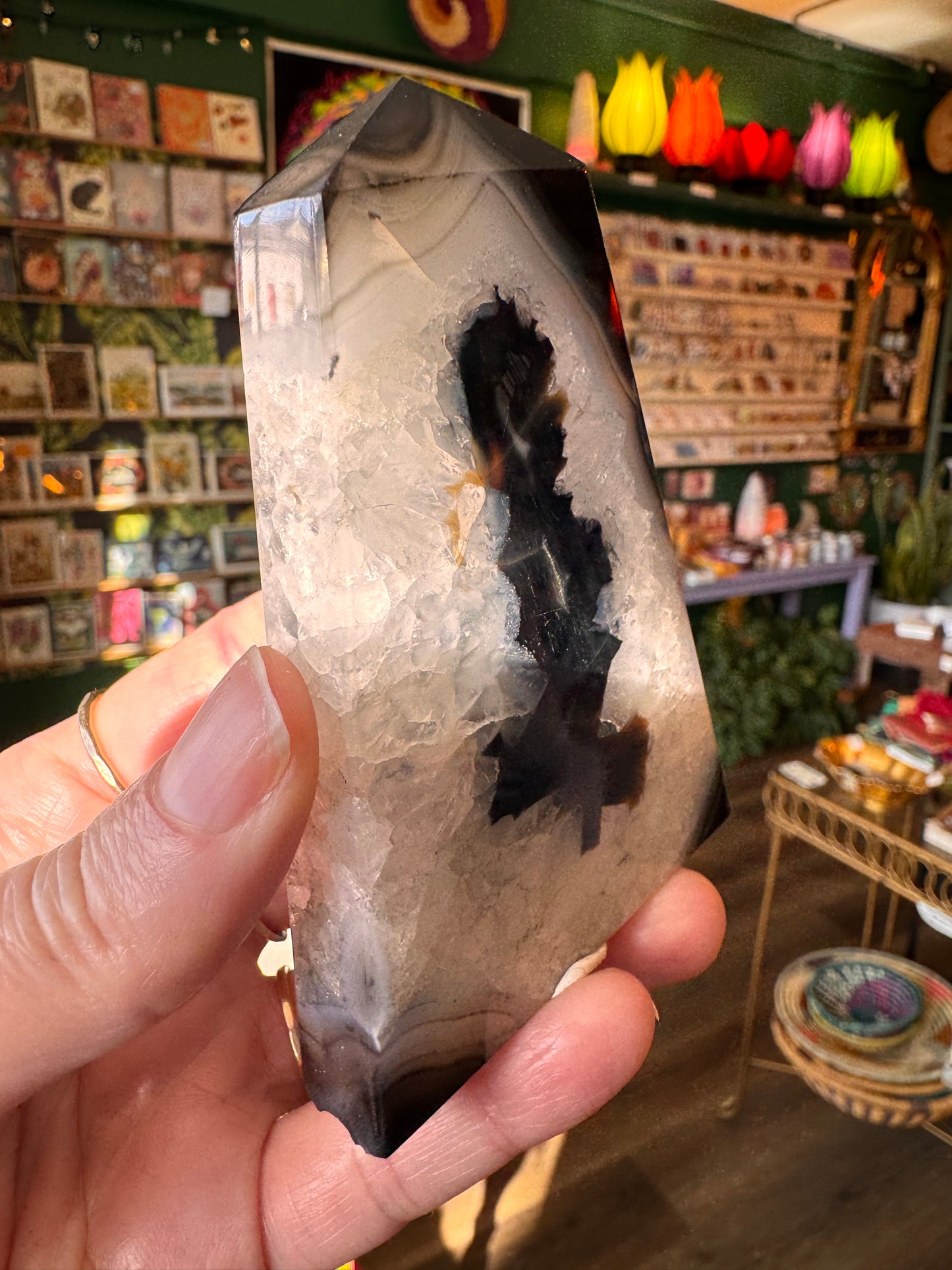 Black Agate Onyx Tower 157 g - Moon Room Shop and Wellness
