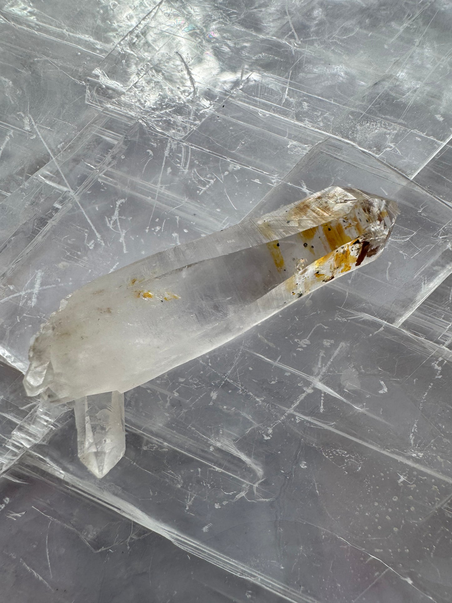 Firefly Petroleum Quartz Specimen 14 g Madagascar UV Reactive - Moon Room Shop and Wellness