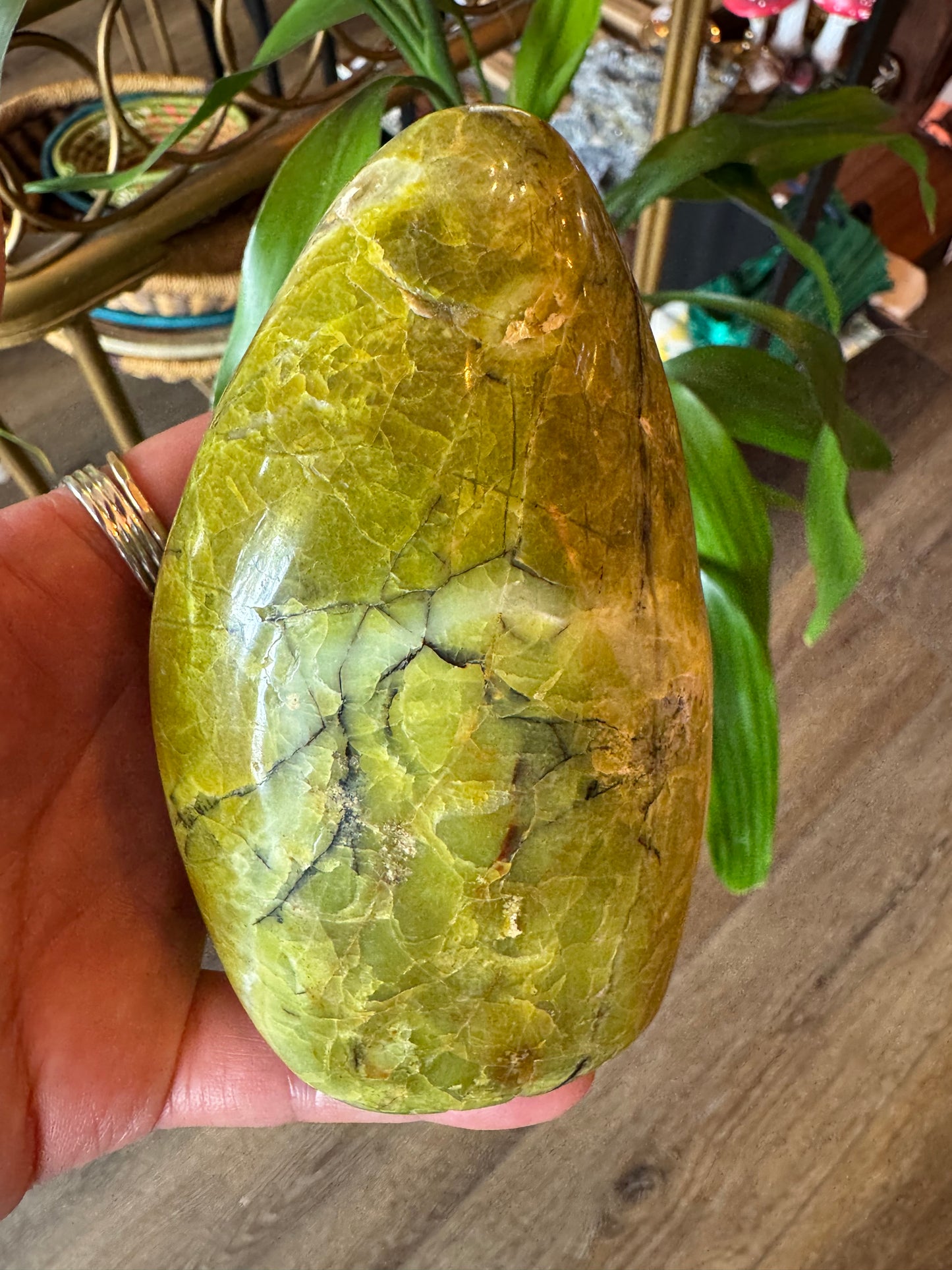 Green Opal Freeform 417 g - Madagascar Beauty! - Moon Room Shop and Wellness