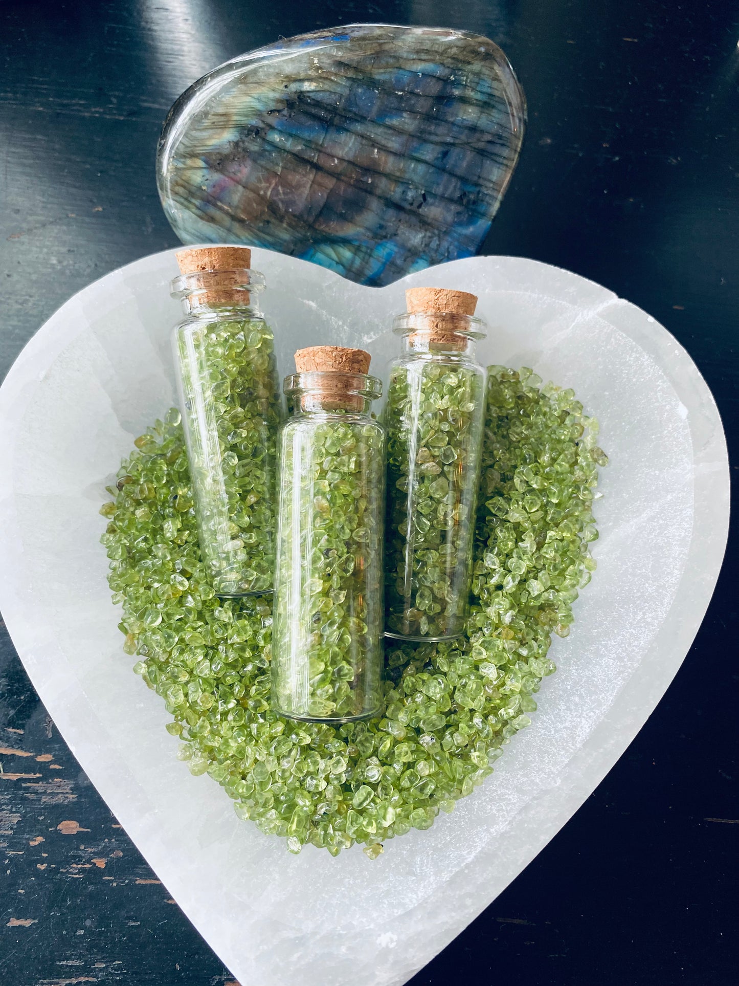 15 ml Peridot Grade A++ Chips - Moon Room Shop and Wellness