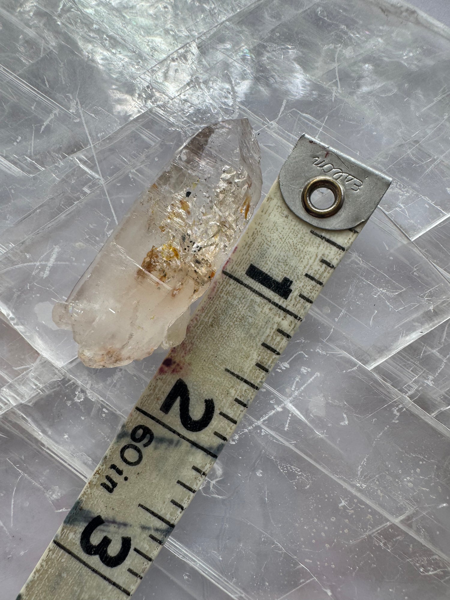 Firefly Petroleum Quartz Specimen 11 g Madagascar UV Reactive - Moon Room Shop and Wellness