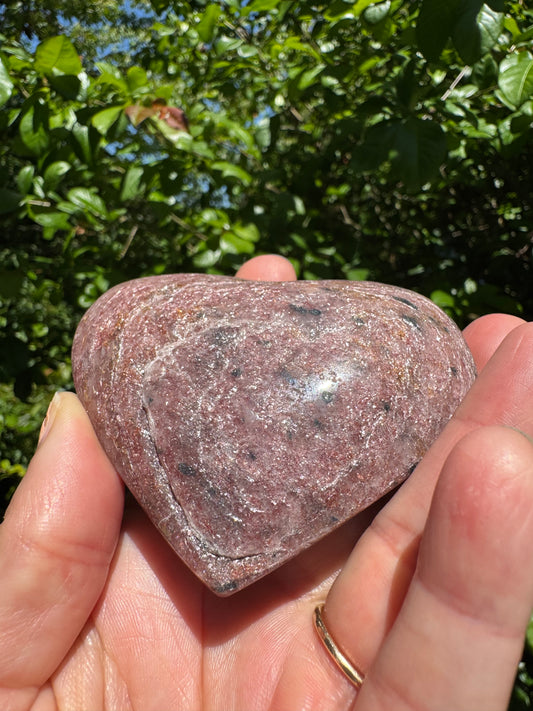 Strawberry Quartz Sparkly Brazilian Heart! 144 g - Moon Room Shop and Wellness
