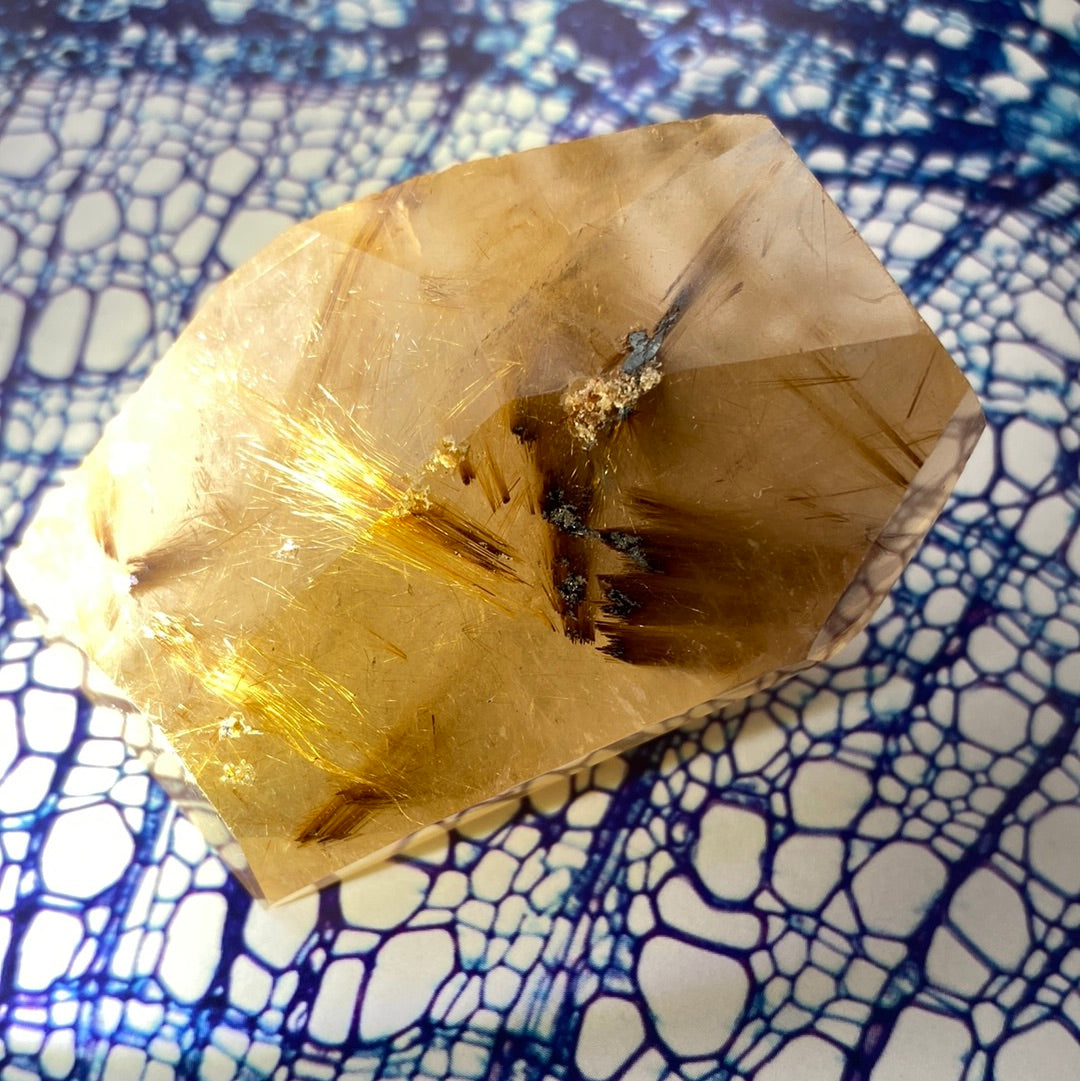 Gold Rutilated Quartz Freeform 108 g - Moon Room Shop and Wellness