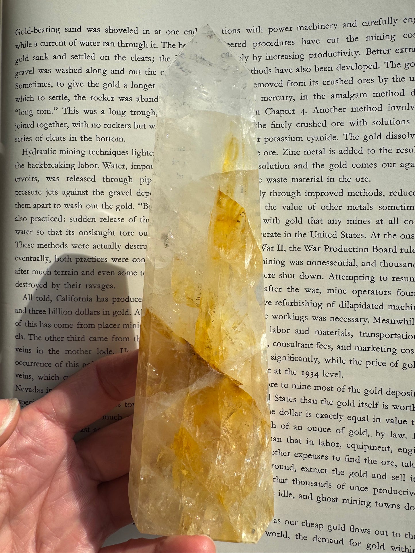 Golden Healer Quartz Tower 290 g Brazil - Divine Beauty