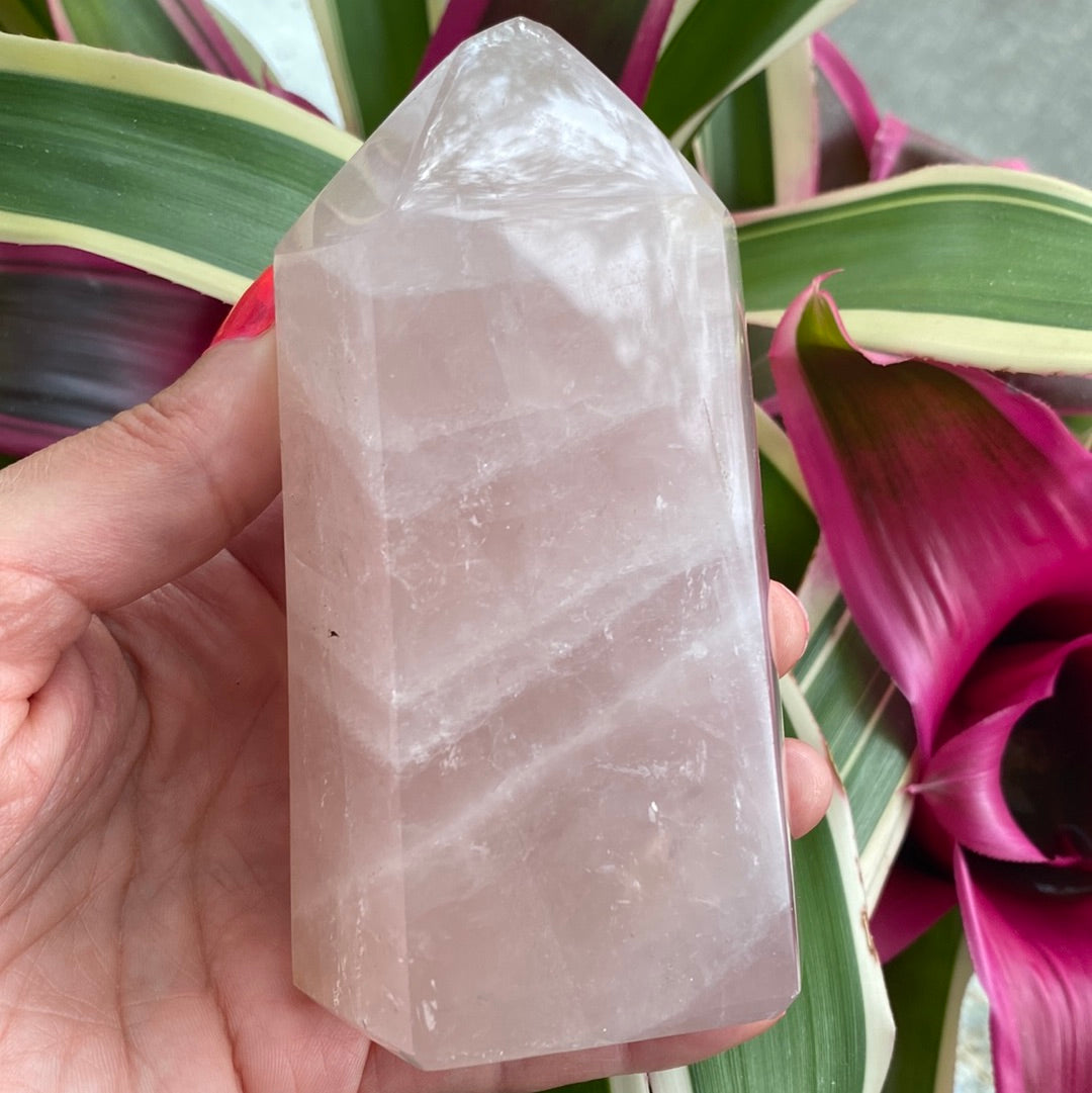 Rose Quartz Tower 470 g - Moon Room Shop and Wellness