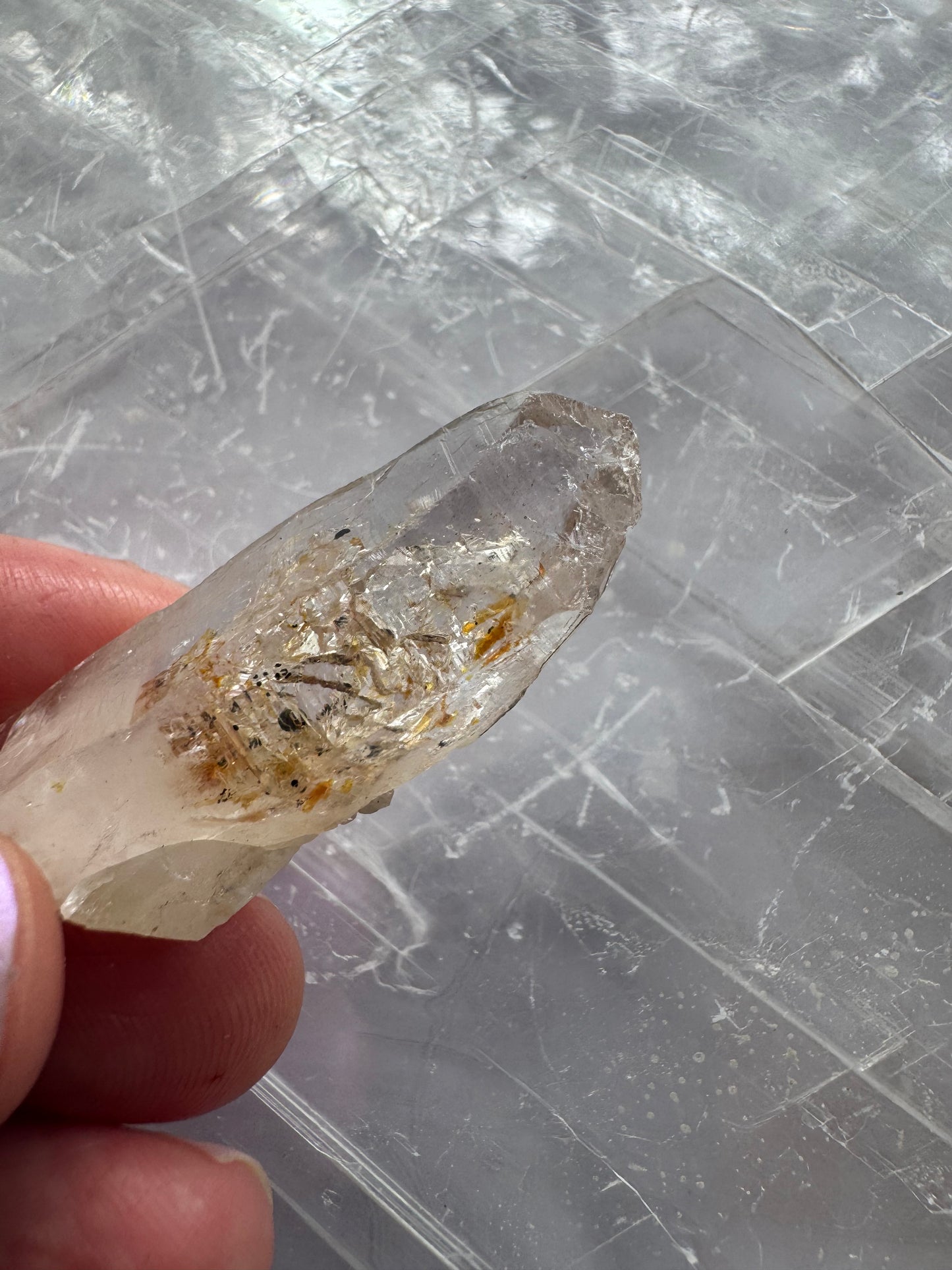 Firefly Petroleum Quartz Specimen 11 g Madagascar UV Reactive - Moon Room Shop and Wellness