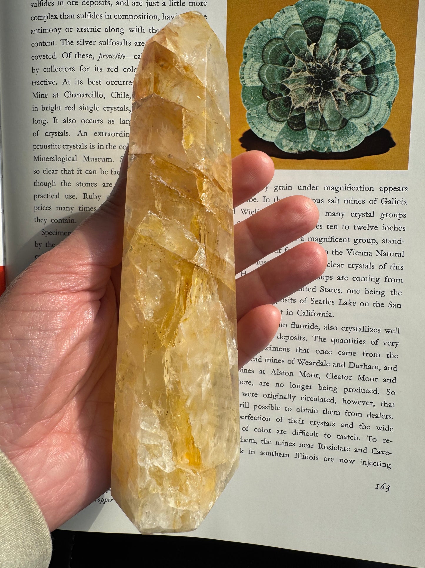 Golden Healer Quartz Tower 402 g Brazil - Divine Beauty