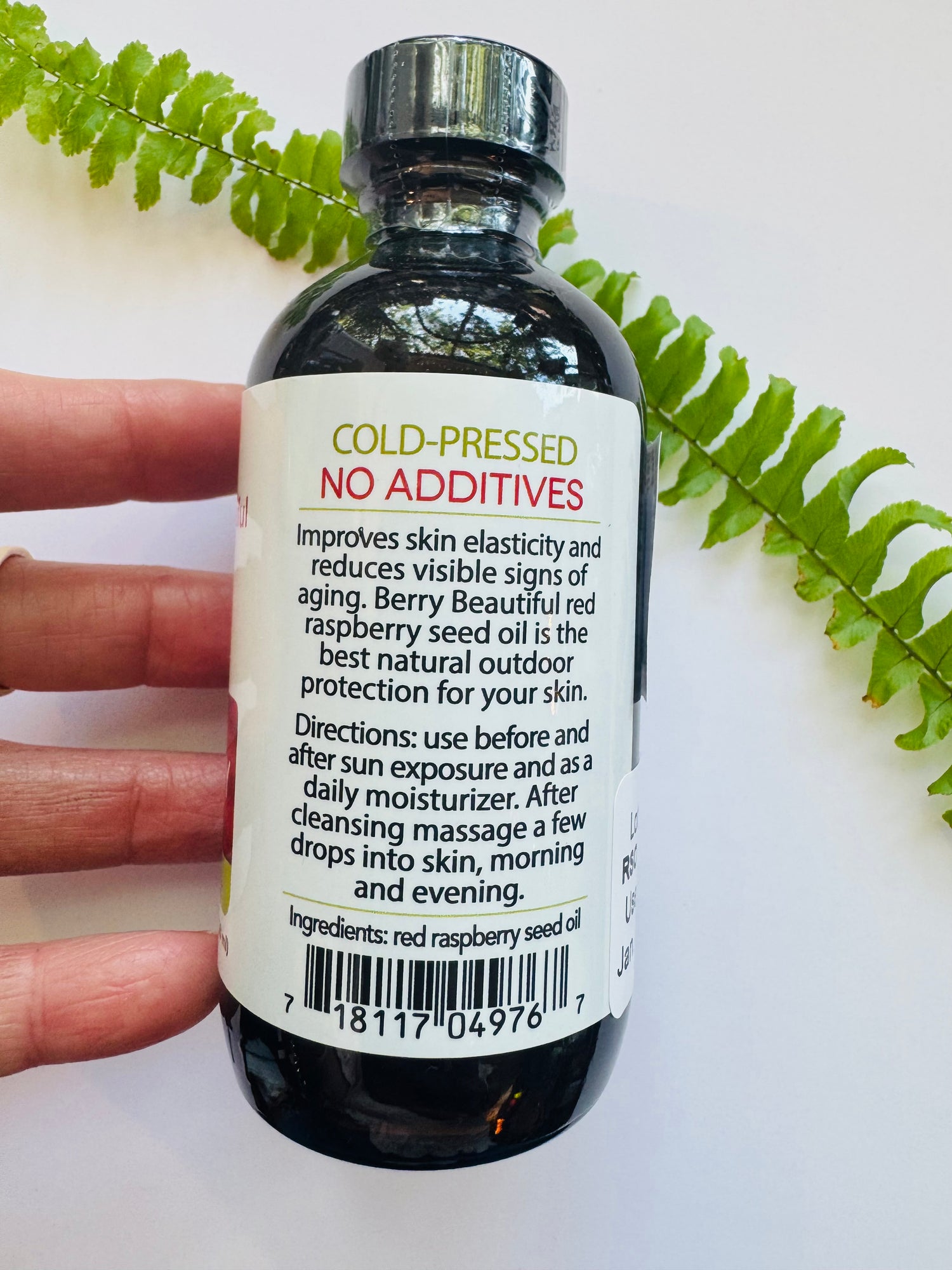Berry Beautiful Red Raspberry Seed Oil 4 oz - Moon Room Shop and Wellness