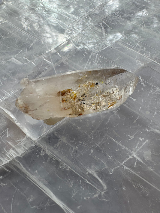 Firefly Petroleum Quartz Specimen 11 g Madagascar UV Reactive - Moon Room Shop and Wellness