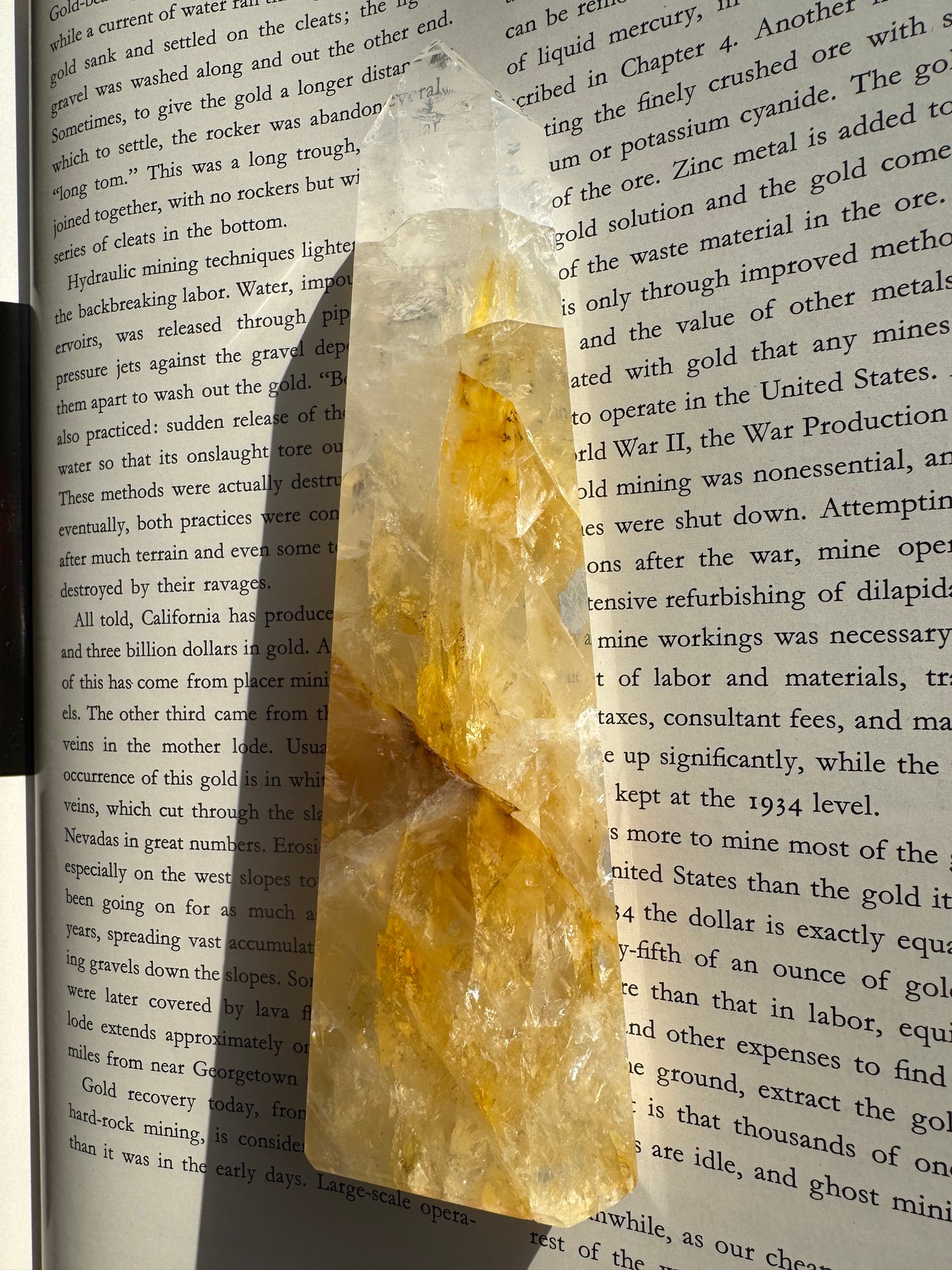 Golden Healer Quartz Tower 290 g Brazil - Divine Beauty