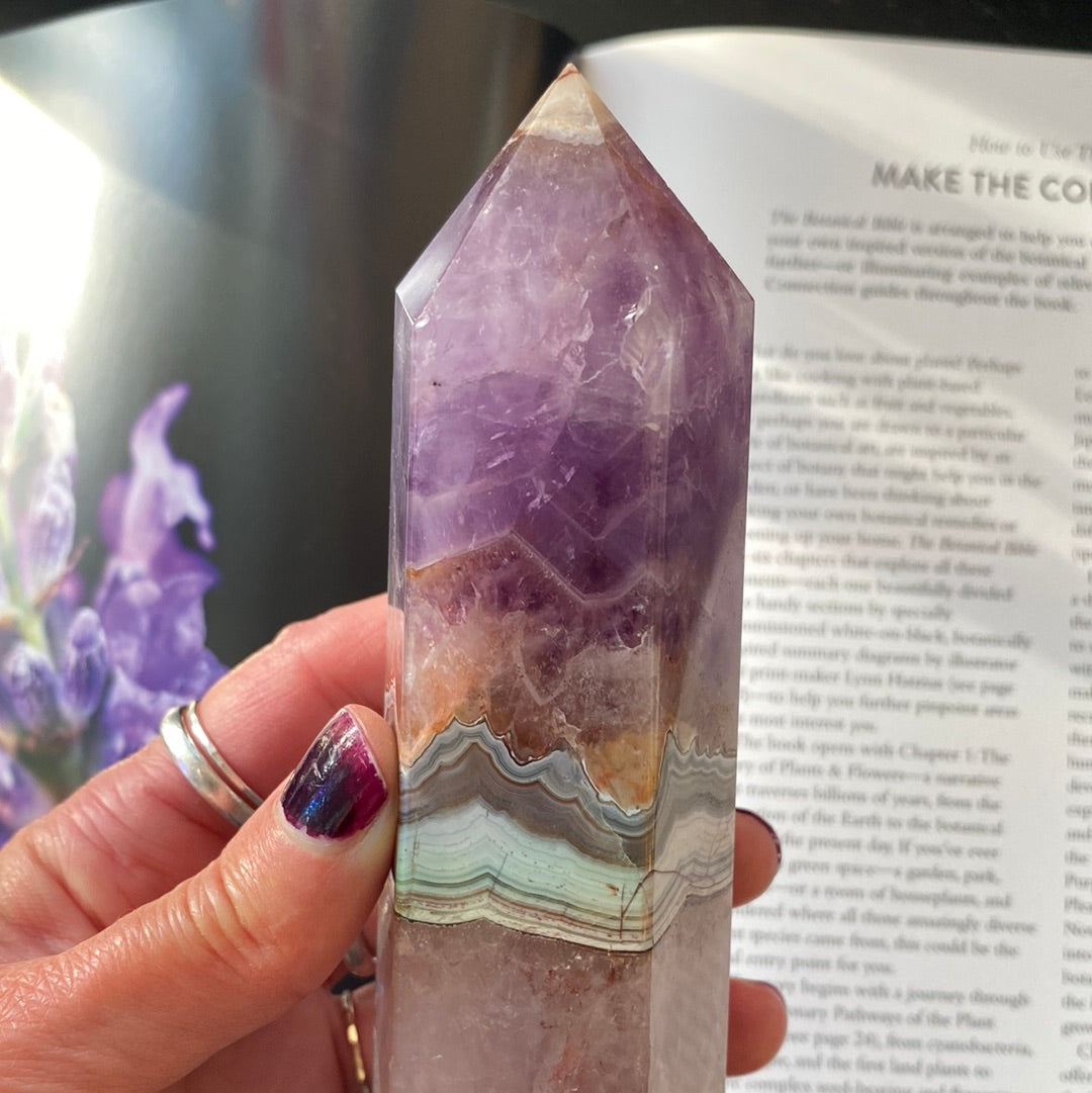 Amethyst Lace Agate Tower 468 g - Moon Room Shop and Wellness