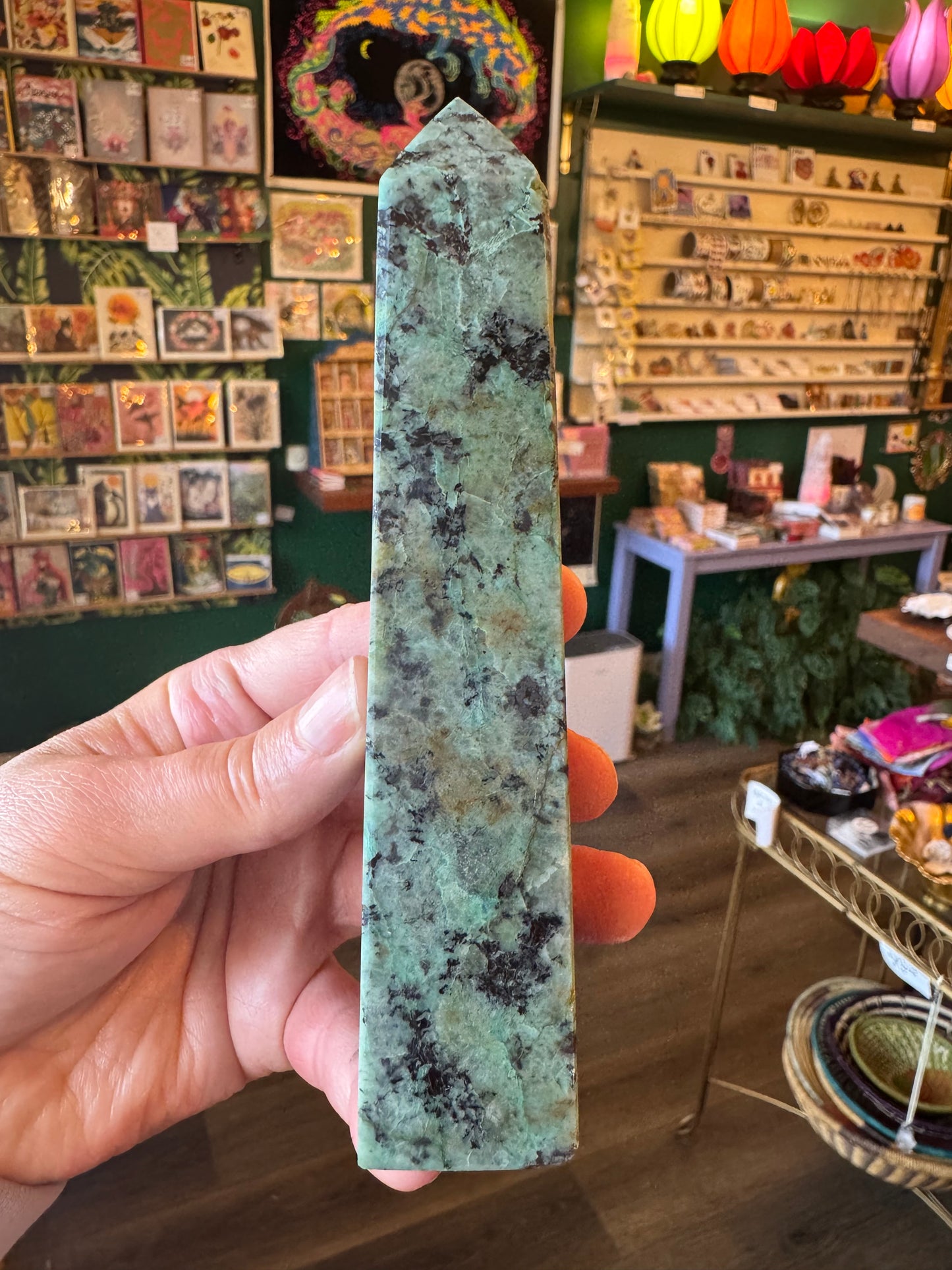 Emerald Tower 274 g - Moon Room Shop and Wellness