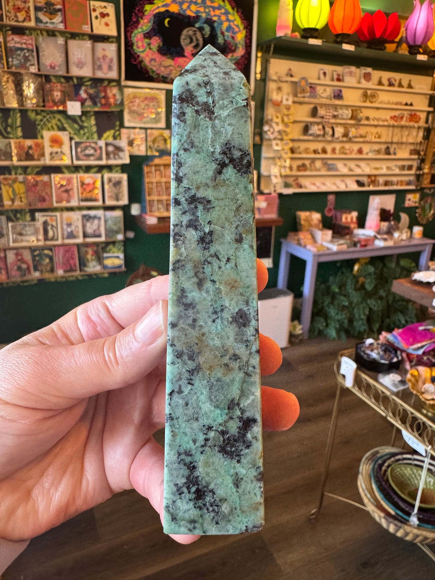 Emerald Tower 274 g - Moon Room Shop and Wellness