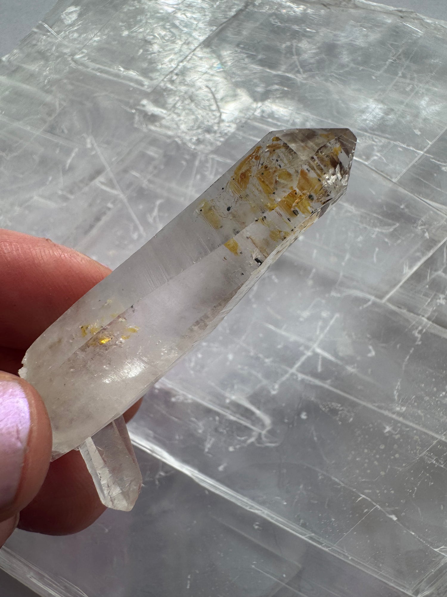 Firefly Petroleum Quartz Specimen 14 g Madagascar UV Reactive - Moon Room Shop and Wellness