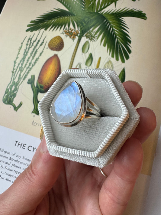 Moonstone Sterling Silver Ring Size 8 - Moon Room Shop and Wellness