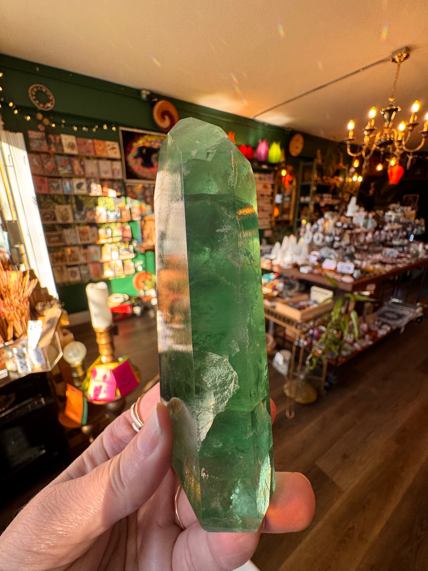 Green Fluorite Tower U.V. Reactive 399 g Argentina - Moon Room Shop and Wellness