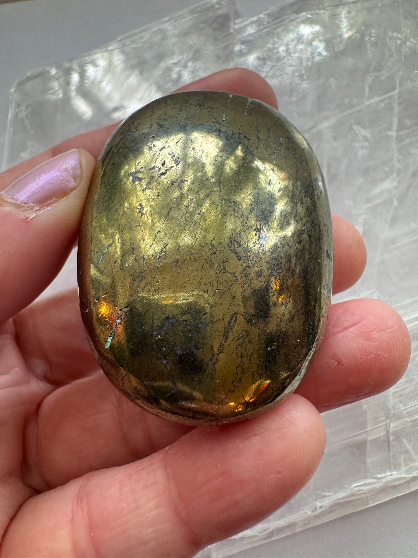Chalcopyrite Palmstone 93 g Peru - Moon Room Shop and Wellness
