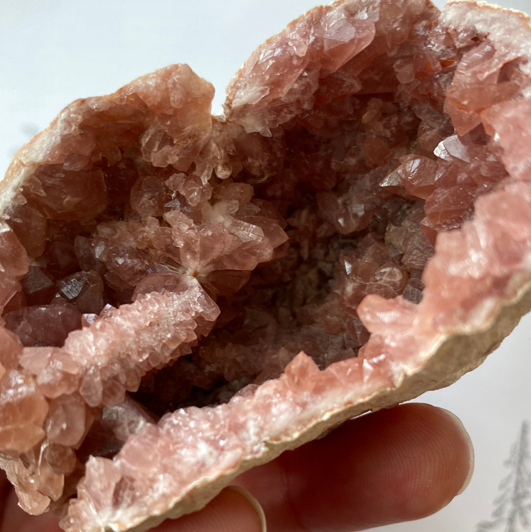Pink Amethyst Geode - 116 g - Argentina - Moon Room Shop and Wellness