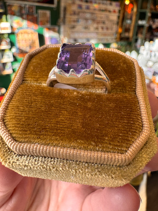 Amethyst Supreme Ring Size 8 - Moon Room Shop and Wellness