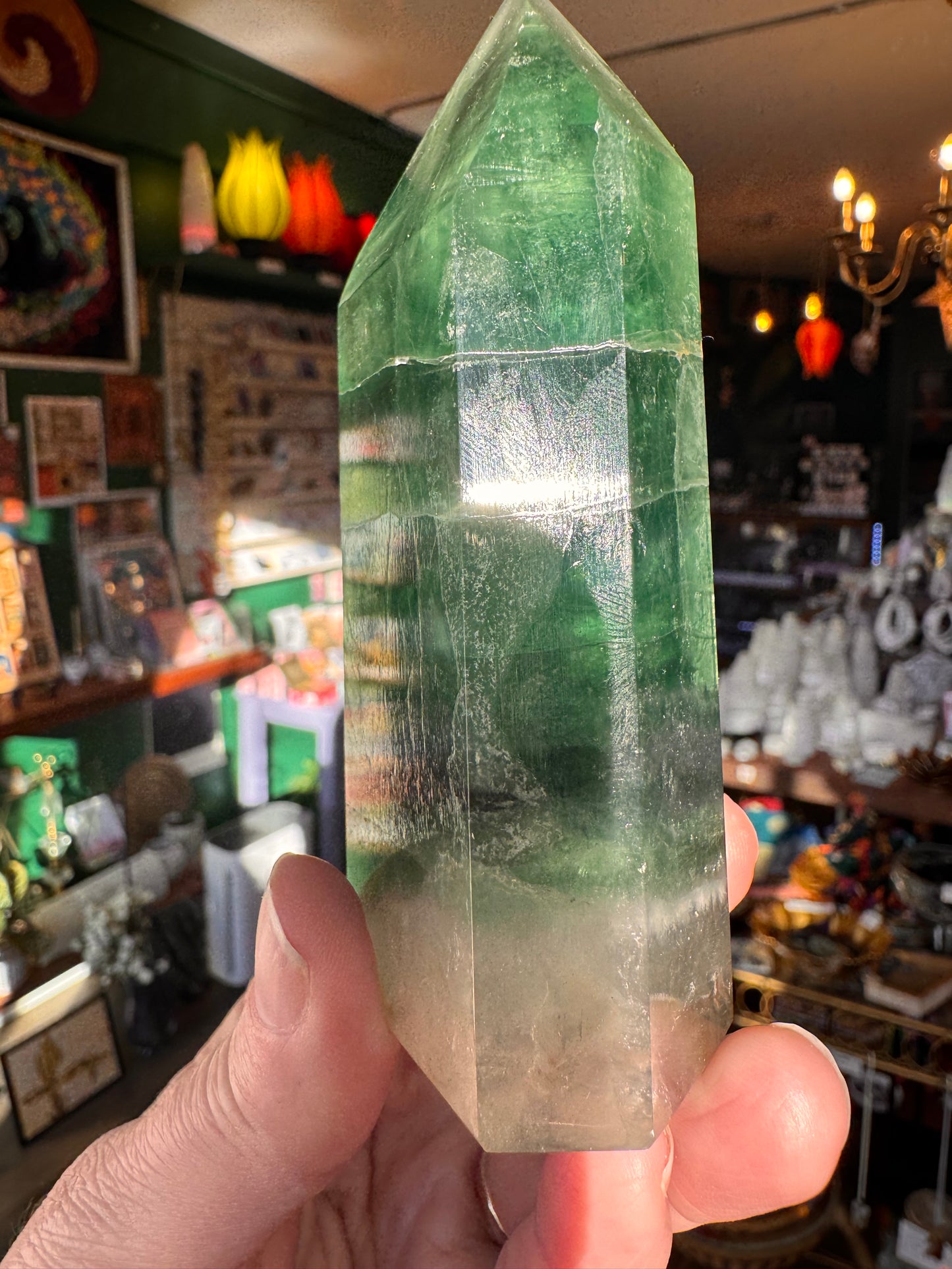 Green Fluorite Tower U.V. Reactive 319 g Argentina - Moon Room Shop and Wellness