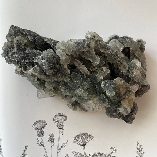 Druzy Chalcedony with Apophyllite and Stilbite 353 g - Moon Room Shop and Wellness