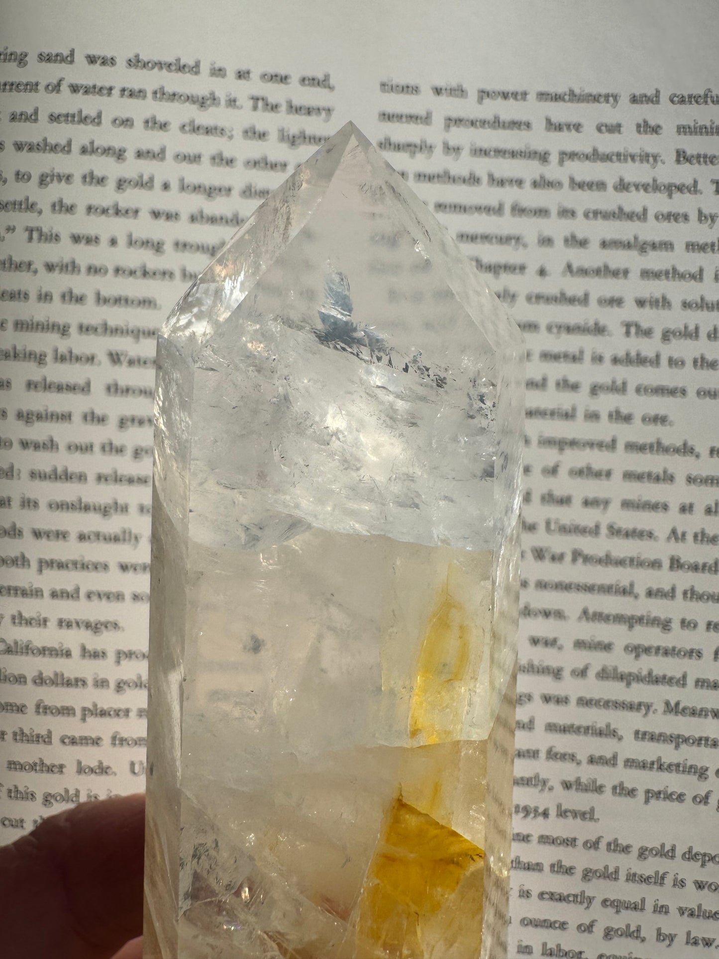 Golden Healer Quartz Tower 290 g Brazil - Divine Beauty