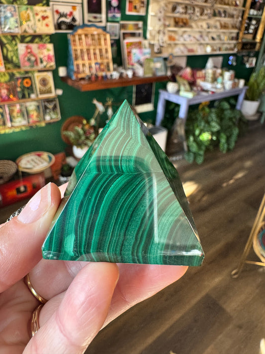 Malachite Pyramid 128 g - Moon Room Shop and Wellness