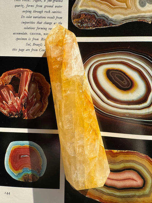 Golden Healer Quartz Tower 310 g Brazil - Divine Beauty