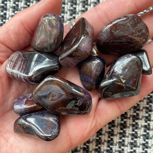 Sugilite Tumbled - Moon Room Shop and Wellness
