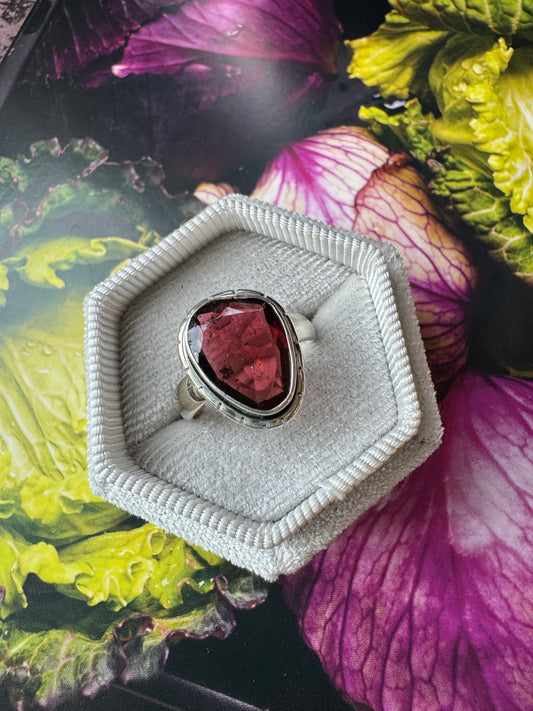 Garnet Faceted Sterling Silver Ring Size 7 - Moon Room Shop and Wellness