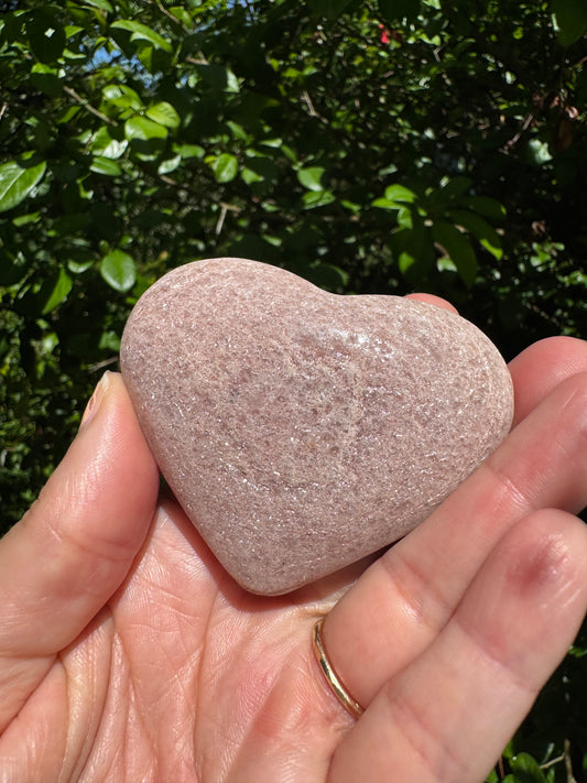 Strawberry Quartz Sparkly Brazilian Heart! 98 g - Moon Room Shop and Wellness