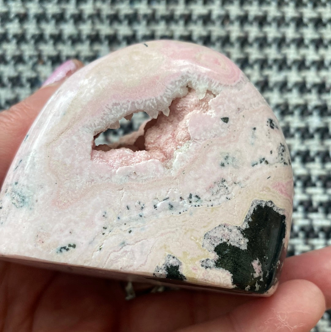 Rhodonite Freeform- Peru- 287 g - Moon Room Shop and Wellness