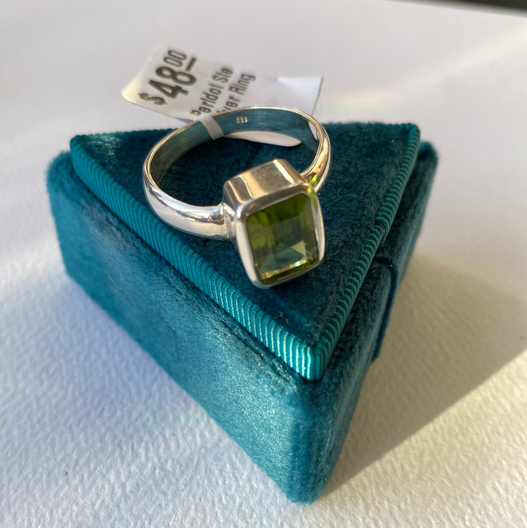 Peridot Sterling Silver Ring Size 9.5 - Moon Room Shop and Wellness