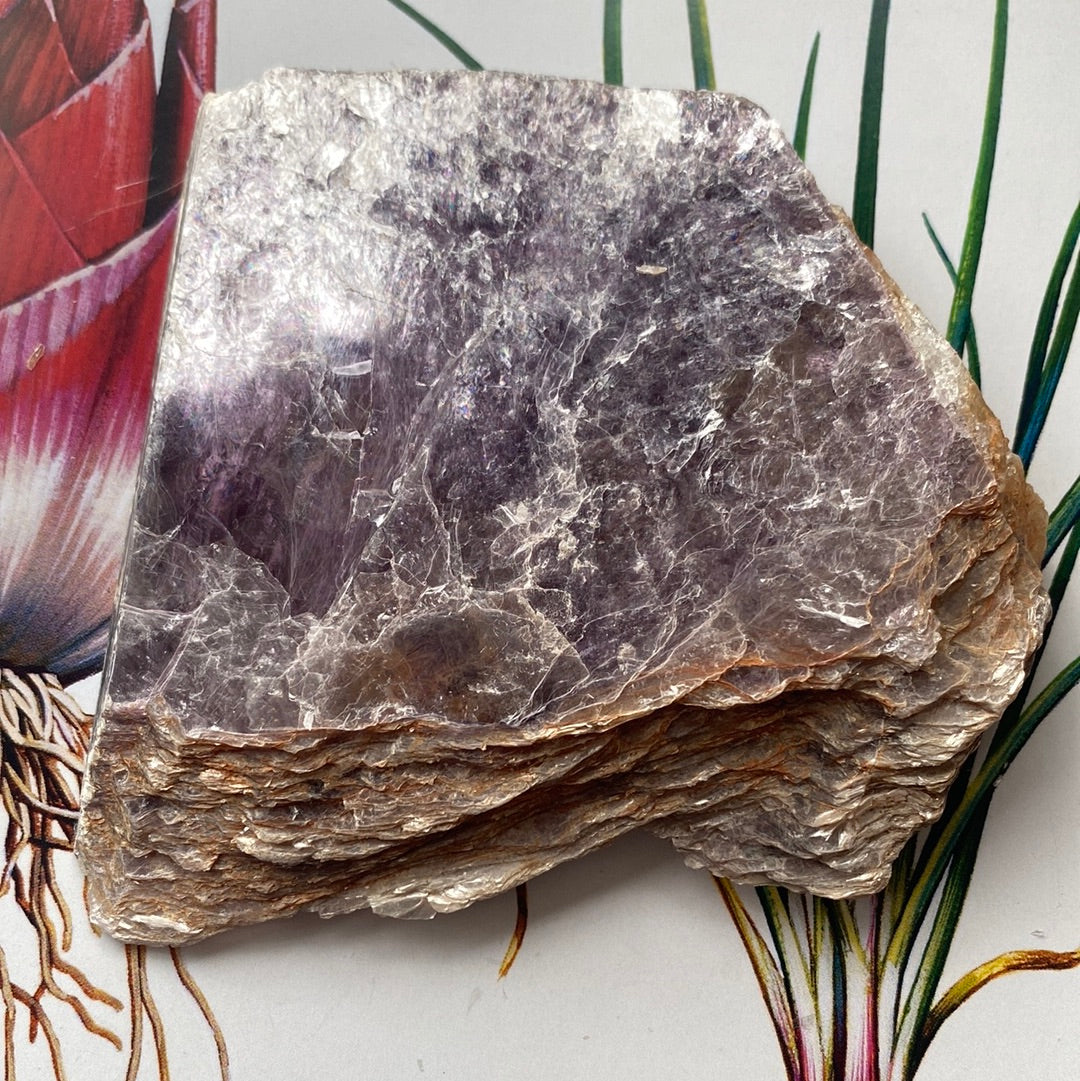 Lepidolite Mica 150 g - Moon Room Shop and Wellness