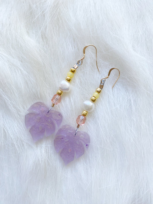 Handmade Lilac Monstera + Pearl & Seed Bead Earrings ✨