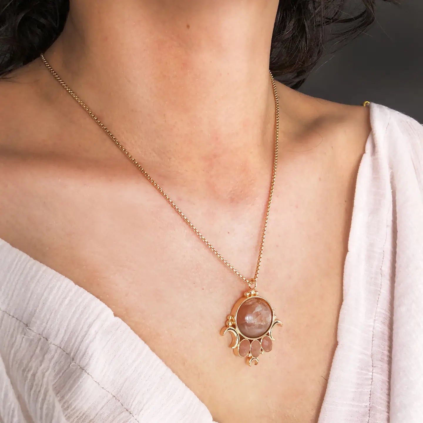 The Priestess Sunstone Necklace 18 kt gold Plated Brass