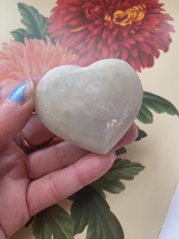 Moonstone Heart 71 g