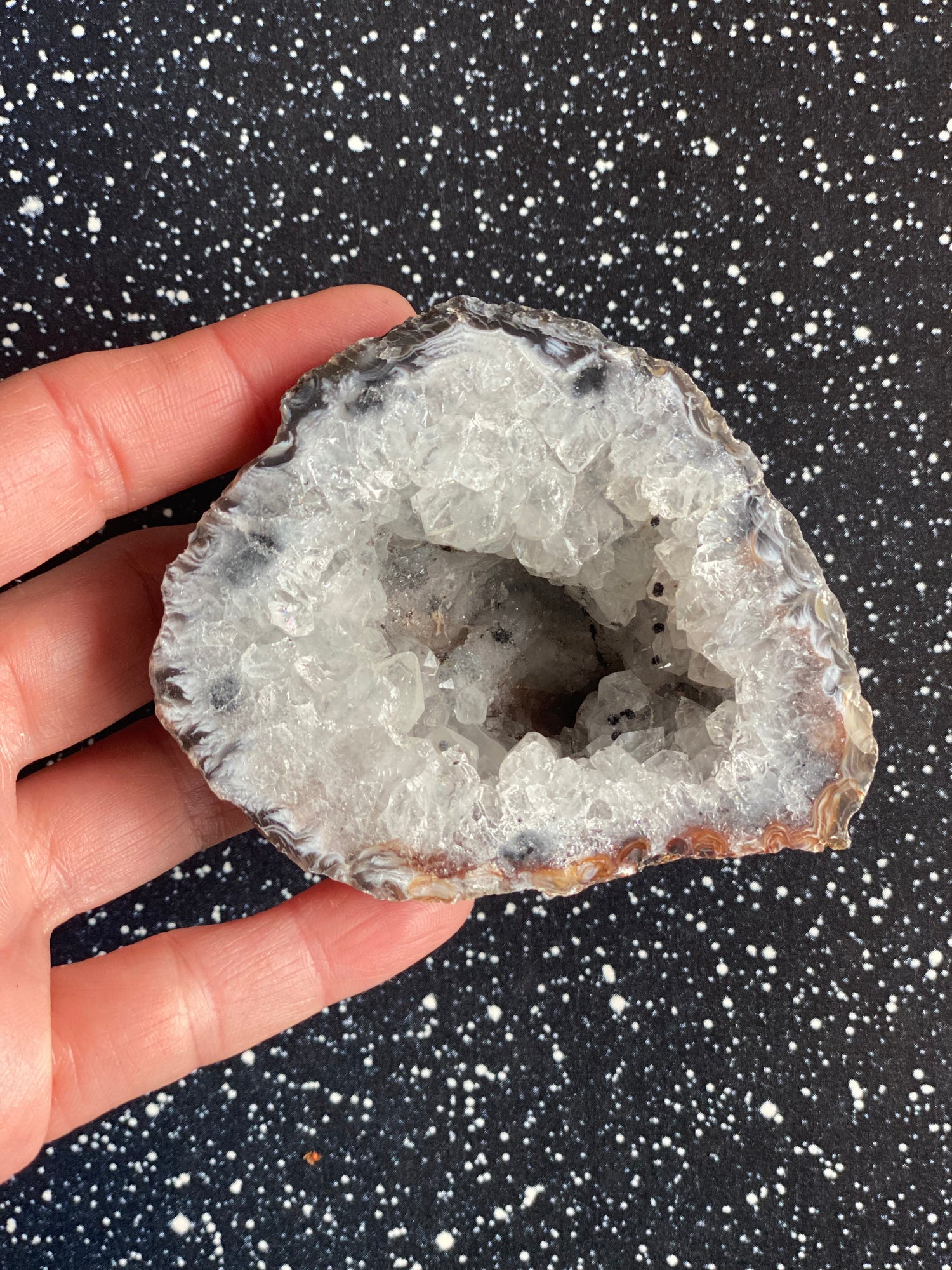 Gorgeous Agate Quartz Geode Cluster - Moon Room Shop and Wellness