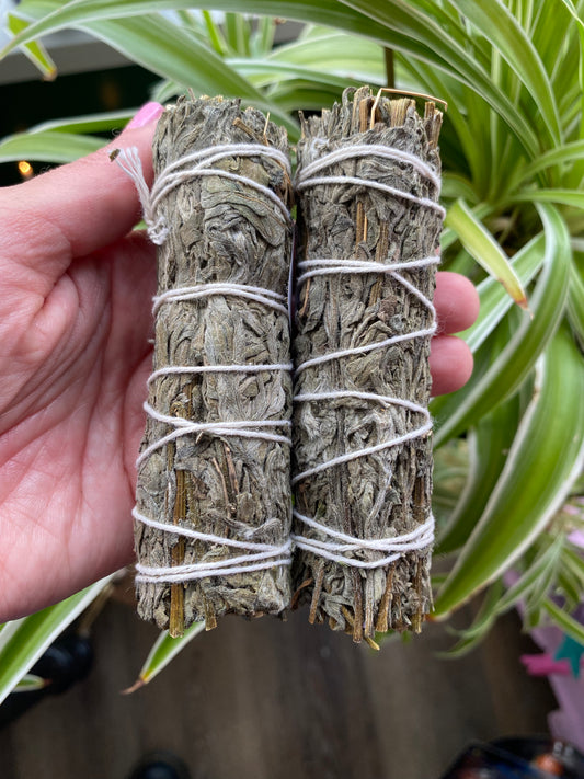 Mugwort- No pesticides/hormones- sun dried - Moon Room Shop and Wellness